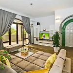 Luxurious In With Sauna Casa vacanze *