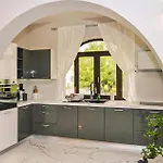 Luxurious In With Sauna Jurdani